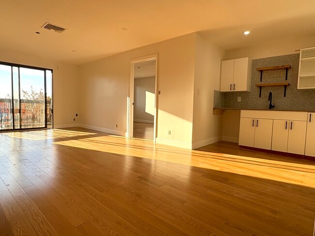 Photo - 24 Corey St Unit 305