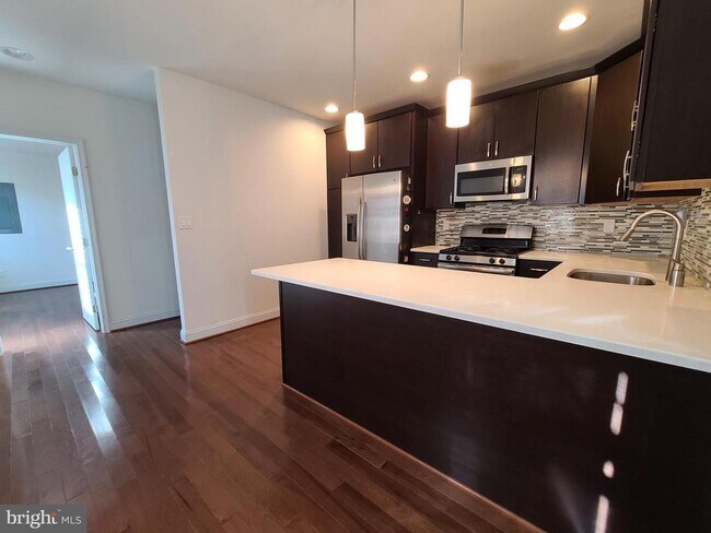 Photo - 250 S Washington St