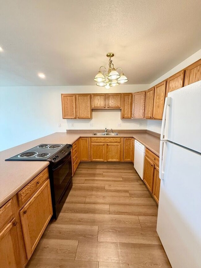 Photo - Spacious 4 Bed/3 Bath Duplex in Greeley