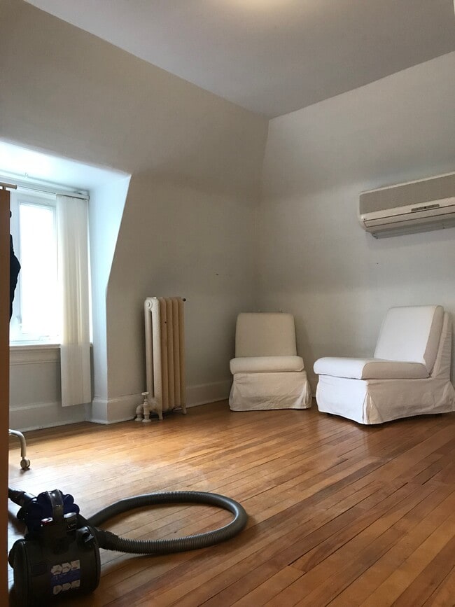 Building Photo - 401 Daly Ave Unit 4