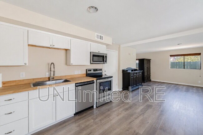 Photo - 540 Panorama Blvd Unit B