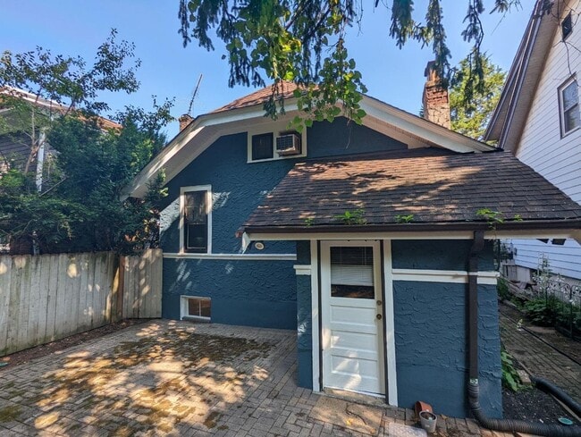 Photo - 635 Clemmer Ave