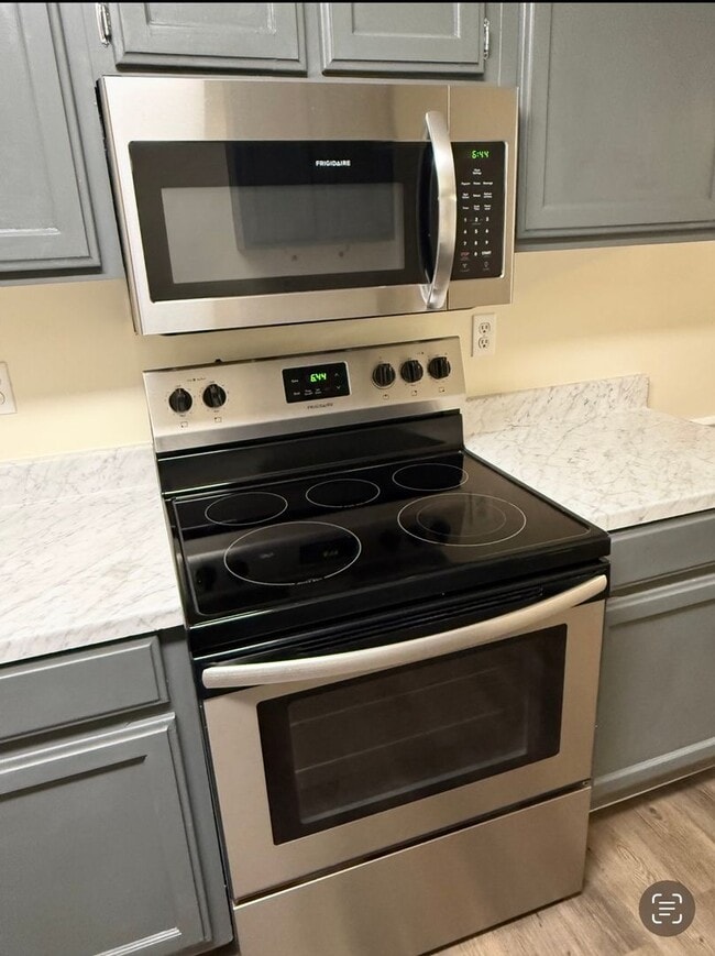 Photo - Beautifully updated 3-bedroom, 2.5-bathroom home