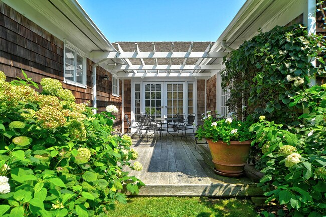 Photo - 72 Davids Ln