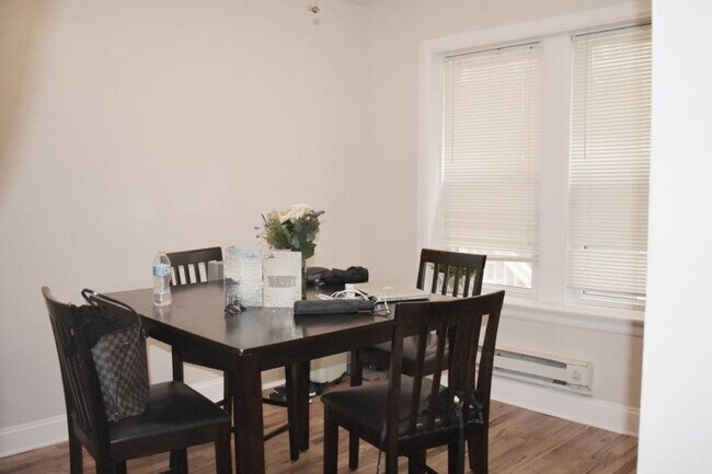 Photo - 1 bedroom in Chicago IL 60657 Unit 1S