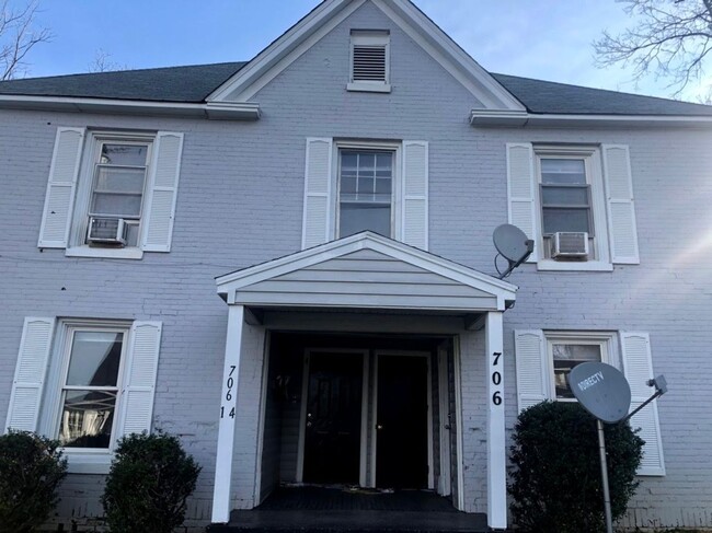 Two bedroom, 1 bath Quadplex in Burlington - Two bedroom, 1 bath Quadplex in Burlington Apartamento Unidad #3