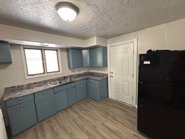 Photo - 211 N 5th Ave