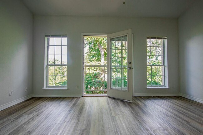 Photo - 2204 San Gabriel St Unit 205
