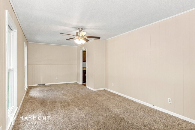 Photo - 211 Kent Ct