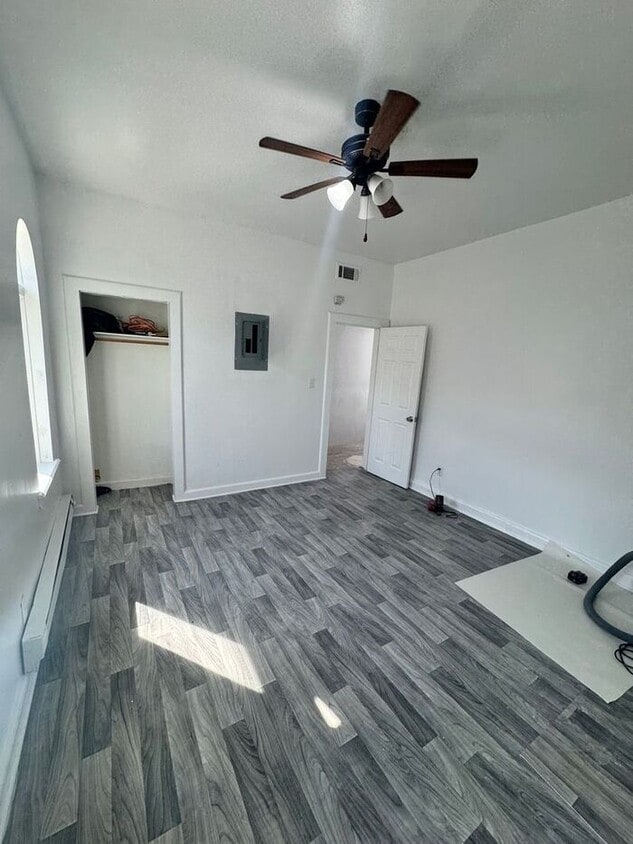 Spacious 4-Bedroom Home with Gourmet Kitch... - Spacious 4-Bedroom Home with Gourmet Kitch...