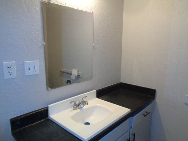 Photo - 6316 W Maryland Ave Unidad 3