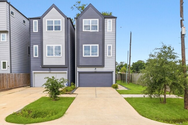 Building Photo - 1404 Mansfield St