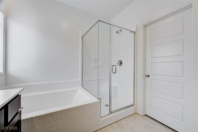 Photo - 3791 McLeod Dr