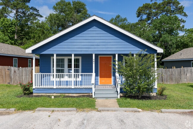 Building Photo - The Village at Sam Houston Rental