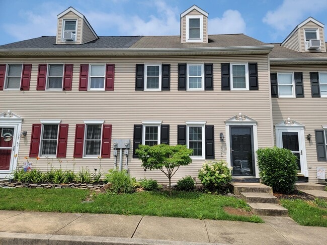 Photo - 137 Village Ct