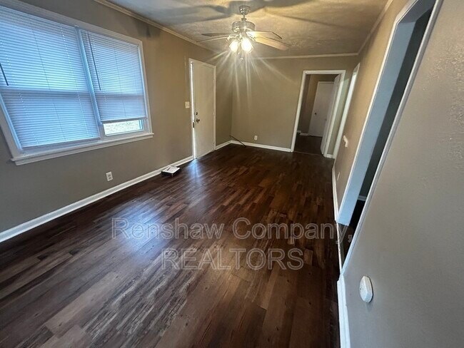 Photo - 916 Monroe Ave Unit **Section 8 WELCOME!