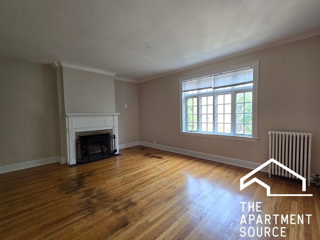 Building Photo - 1107 Lake St Unit 3N Rental