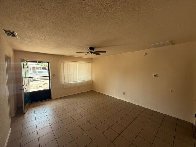 1208 W Edwards St
