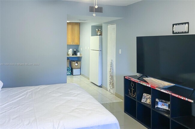 Photo - 4304 NW 9th Ave Unidad 1-1a