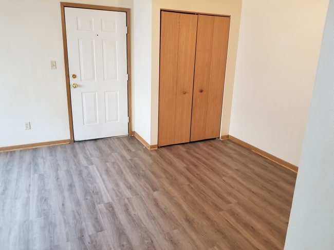 Courtyard Apartments