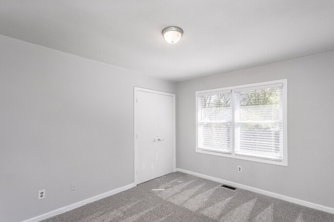 Photo - 2 Bed/1bath Townhome blocks from Downtown Raleigh with off street parking Unit #1114
