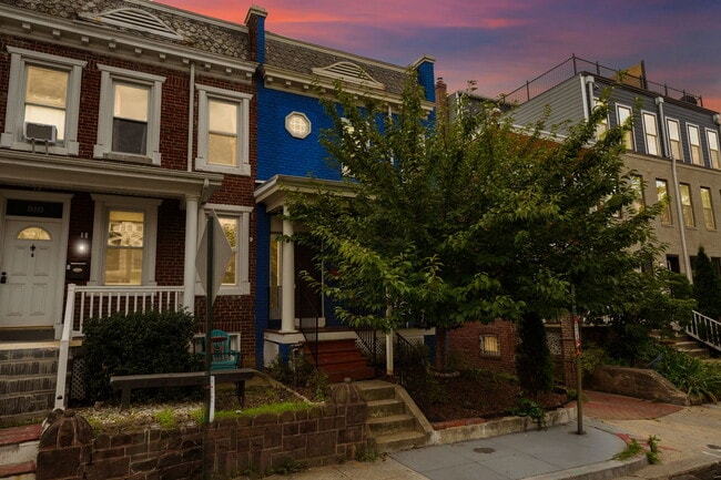 Photo - 520 Lamont St NW