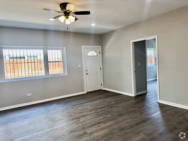 Building Photo - 5716 W Lawrence Ave Unit 1WR Rental