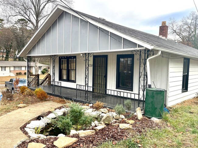 Beautiful 3 Bedroom 2 Bathroom Home with G... - Beautiful 3 Bedroom 2 Bathroom Home with G...