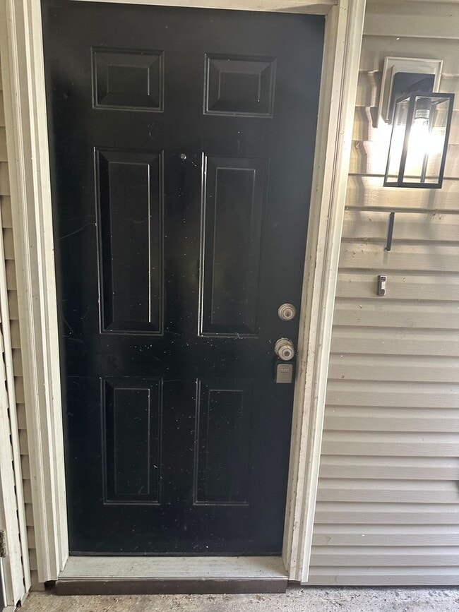 Building Photo - Available Now! 1st floor! Unit I
