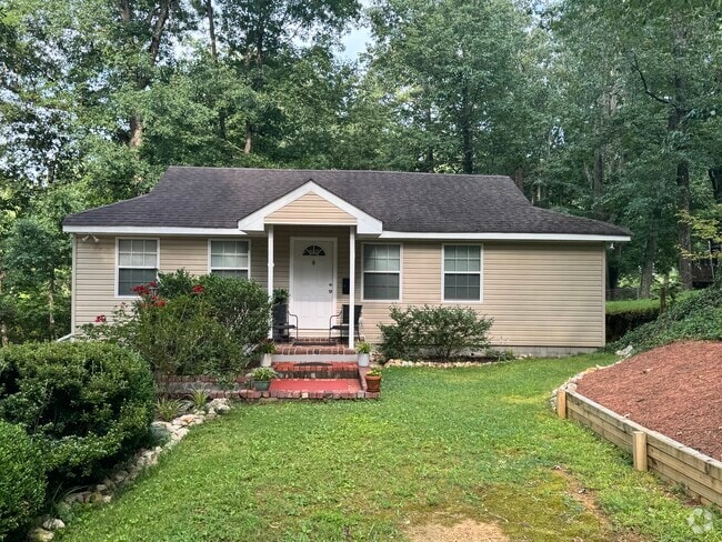 Building Photo - 855 Hillcrest Rd Rental