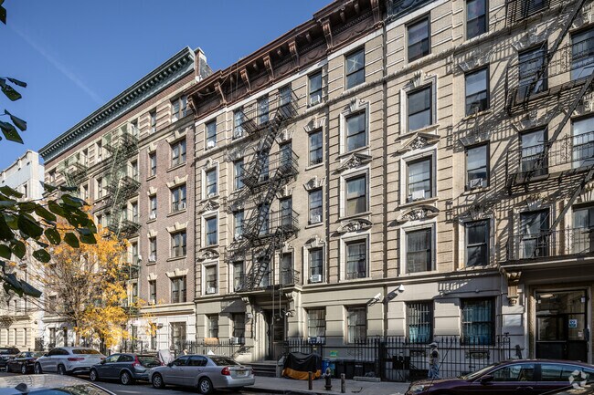 Photo - 533 W 151st St