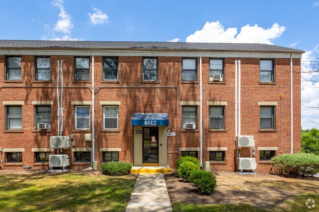 Building Photo - Capitol Square Rental