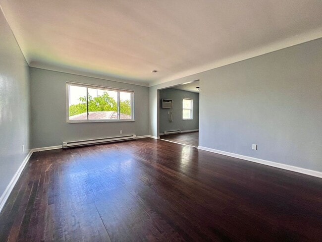 Photo - Section 8 APPROVED  3-bedroom Unit 2824 Westknolls Ln - 3