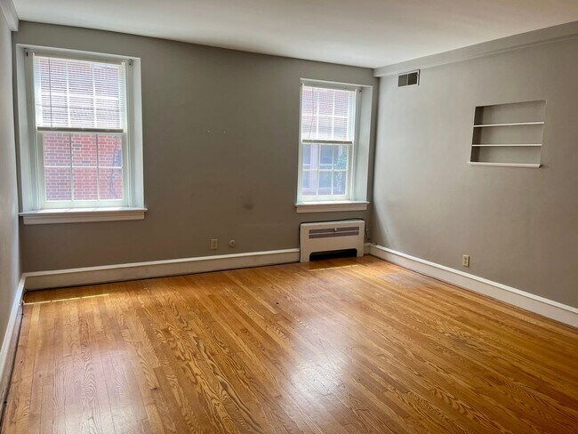 711 N Broom St Unit 4