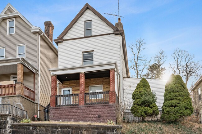 Photo - Updated 3 bedroom in Elliot Minutes from the West End Overlook!