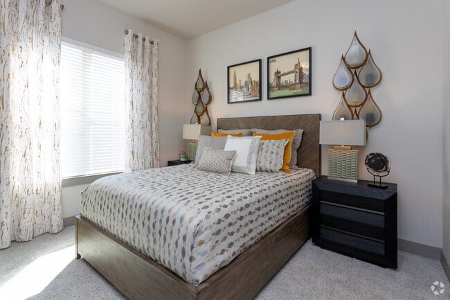1BR, 1BA - 722SF