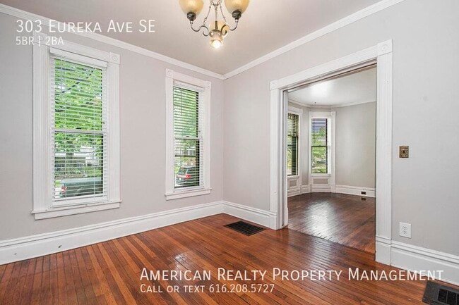 Photo - 303 Eureka Ave SE