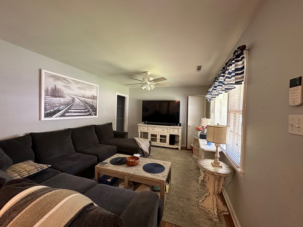 Photo - 1362 S Perkins Rd