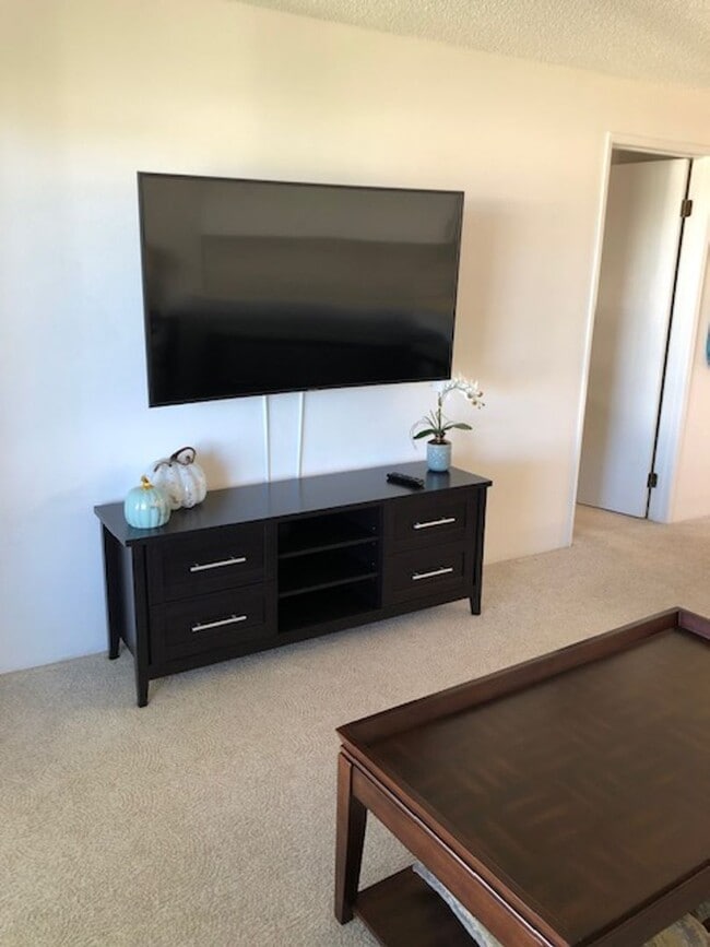 Furnished 2 Bedroom 2 Bathroom Kihei Shore... - Furnished 2 Bedroom 2 Bathroom Kihei Shore... Unidad A303 Rental