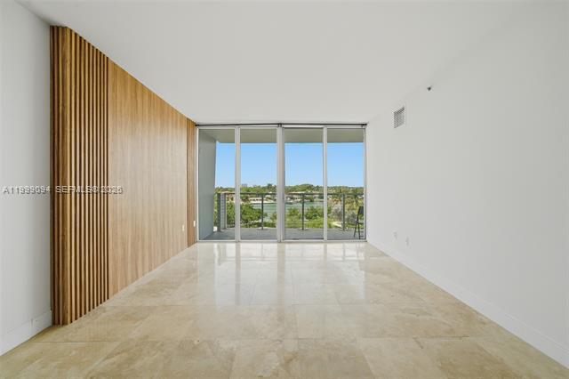 Photo - 6305 Indian Creek Dr Unit 5D