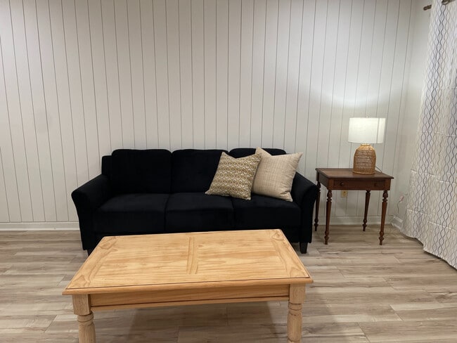 Room in Condo on Trailwood Heights Ln