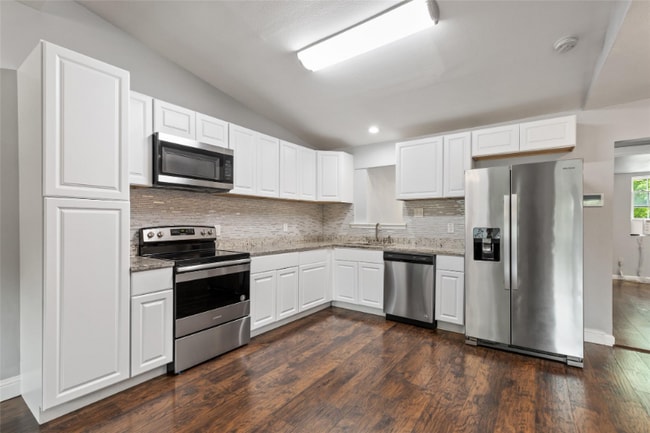 Photo - 626 Seneca Dr