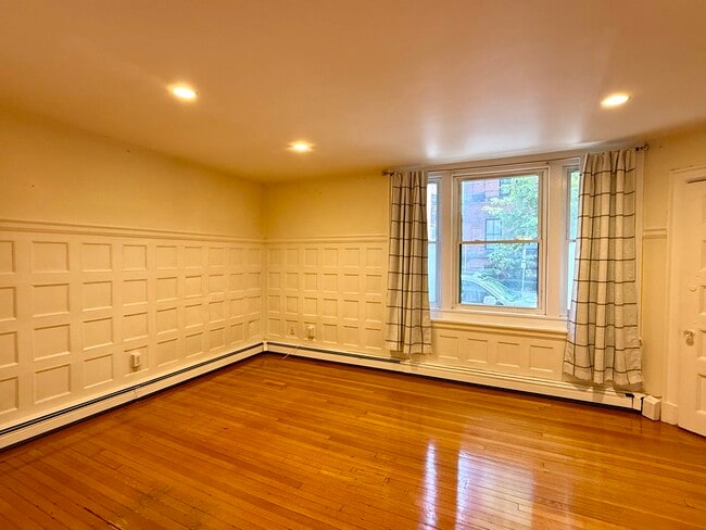 17 Exeter St Unit 1