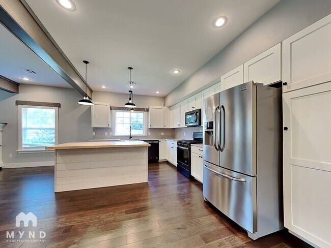 Photo - 405 S Carl St