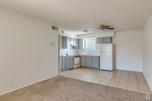 2BR, 1BA - 800SF- Living Area