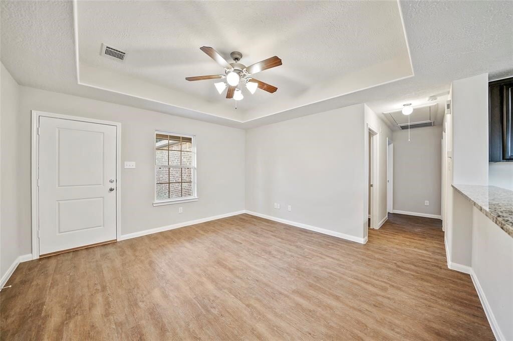 Photo - 1111 Rd 5102