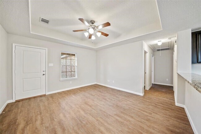 Photo - 1111 Rd 5102