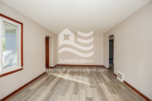 Photo - 158 Hawk Ave