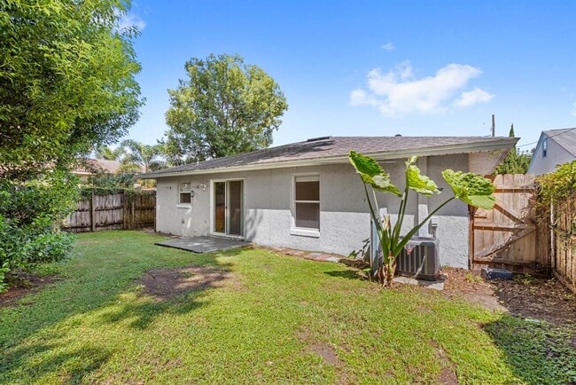 Photo - 126 Page St