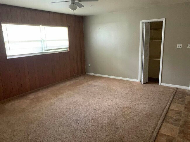 Photo - 610 Mary Beth Ave Townhome